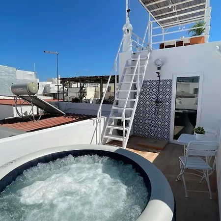 Casa Paixanita - Jacuzzi & Terrace Downtown Ferienhaus Olhão