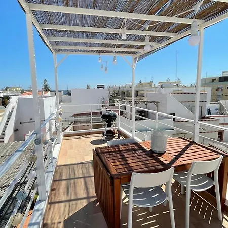 Дом отдыха Casa Paixanita - Jacuzzi & Terrace Downtown *