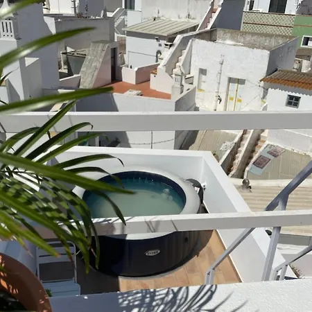 Дом отдыха Casa Paixanita - Jacuzzi & Terrace Downtown *