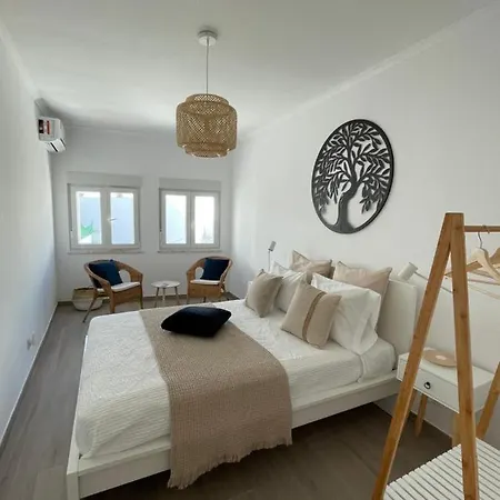 Дом отдыха Casa Paixanita - Jacuzzi & Terrace Downtown *
